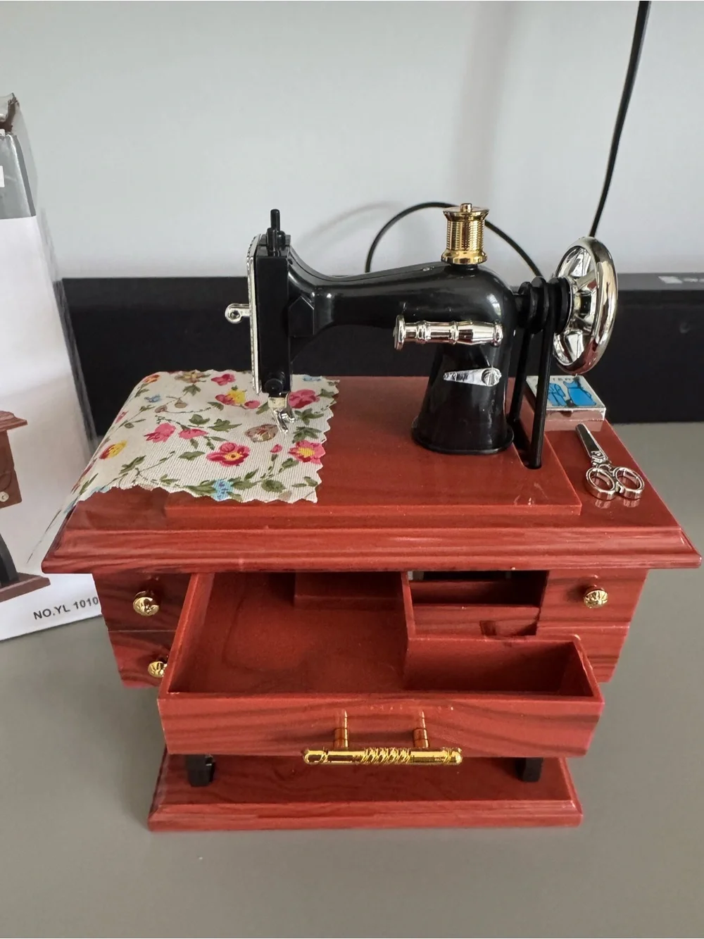 Vintage-Style Black & Red Decorative Sewing Machine for Home Office